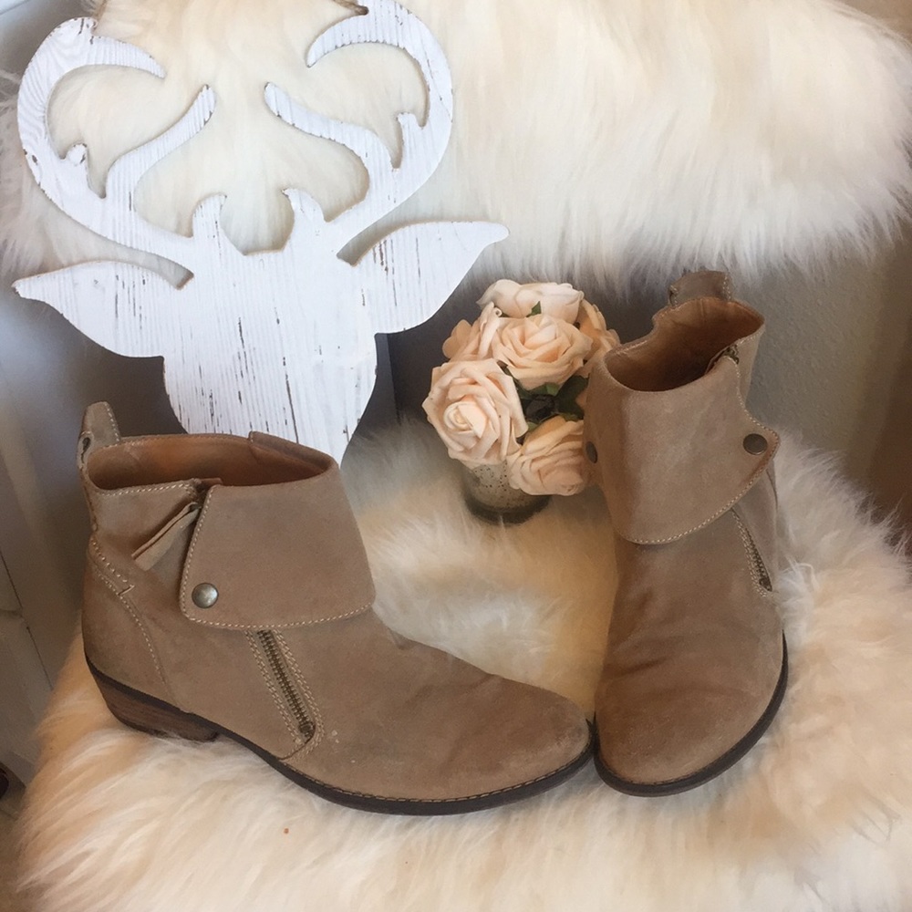 Leather boots